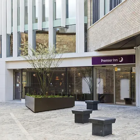 Premier Inn Southwark Borough High St-3